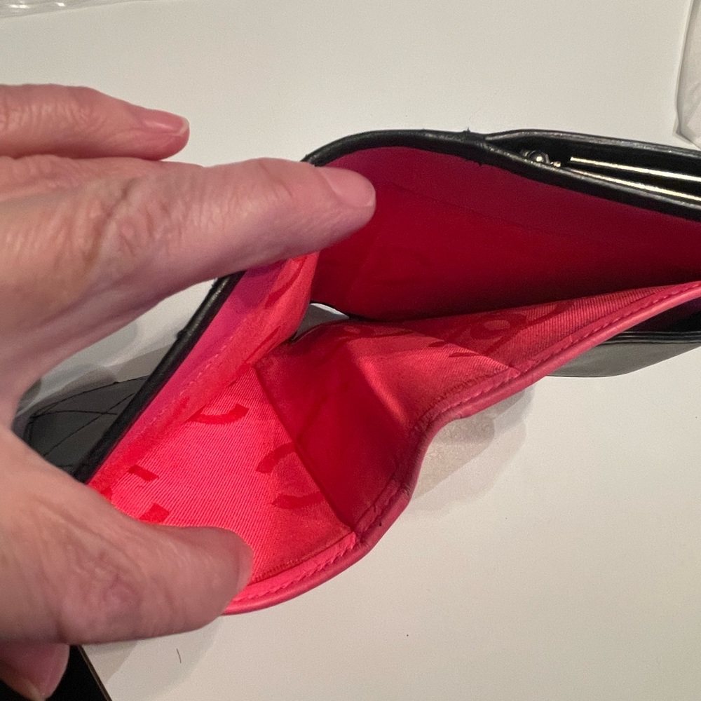 CC mark Chanel wallet it has been cleaned - Picture 8 of 16